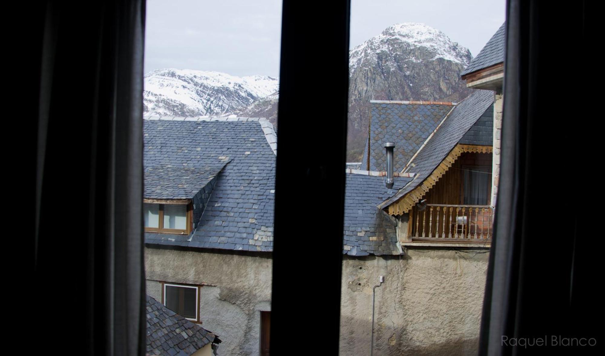 Hotel Saueth Tredós الغرفة الصورة